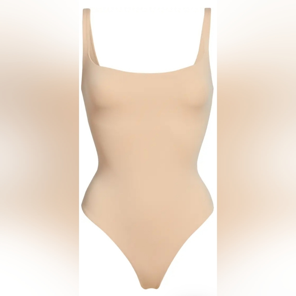 SKIMS Fits Everybody Square Neck Sleeveless Bodysuit in Clay